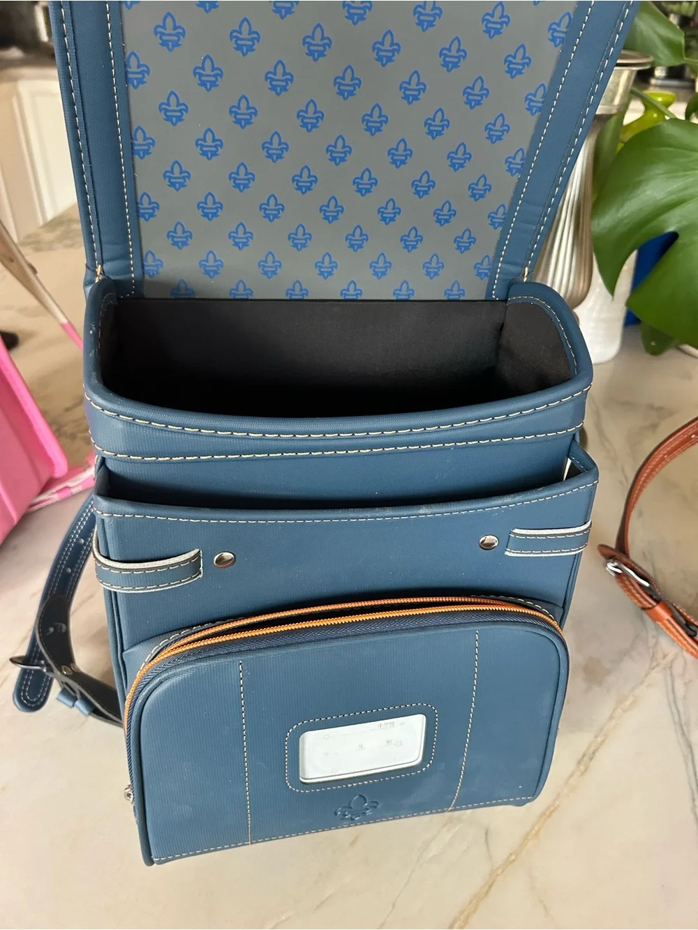 NWOT Classic JapaneseRadoseru Blue Structured Crossbody Bag with Fleur Accent